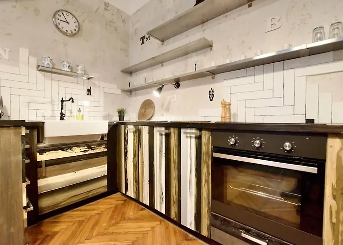 Budget By Hi5 - Mozsar * Budapest