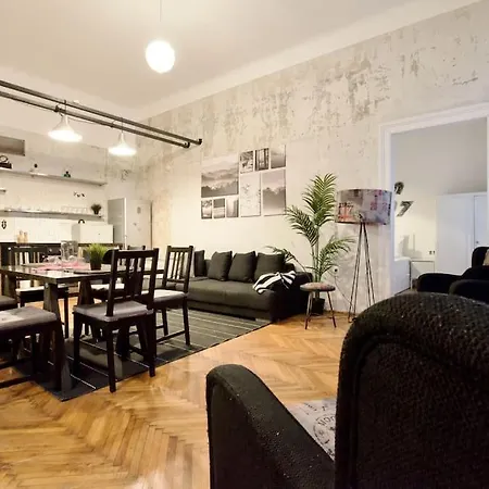 Budget By Hi5 - Mozsar Apartman Budapest