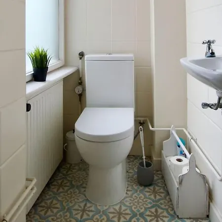 Apartman Budget By Hi5 - Mozsar Budapest