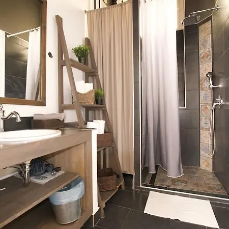 Budget By Hi5 - Mozsar Apartman Budapest